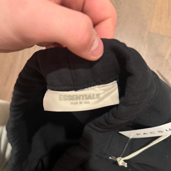 Essentials Sweatpants Cuffed - Picture 4 of 5